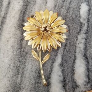 Vintage Big Metal Flower Brooch, Gold Tone Daisy, 4 Inches, Estate